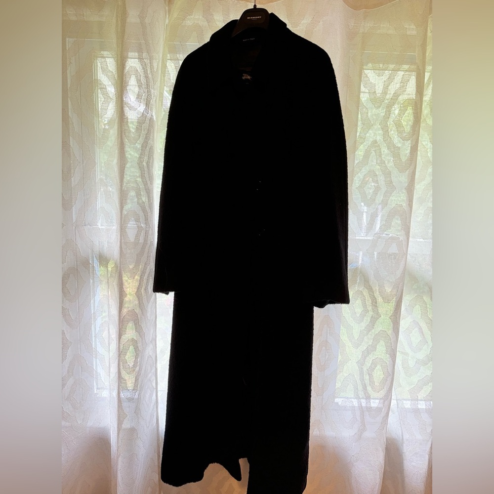 Burrbery wool mid length coat.